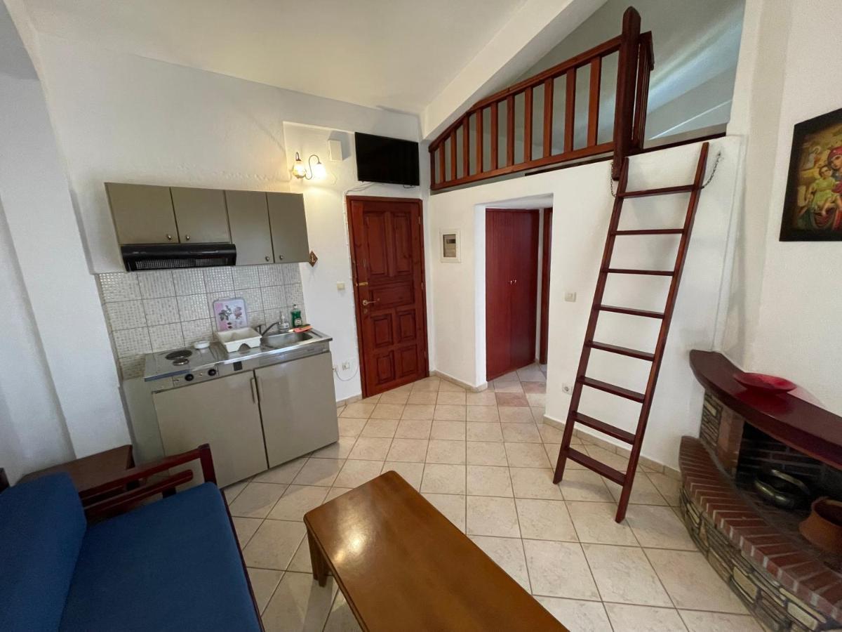Galazia Akti Seaside Apartments 尼基季 外观 照片