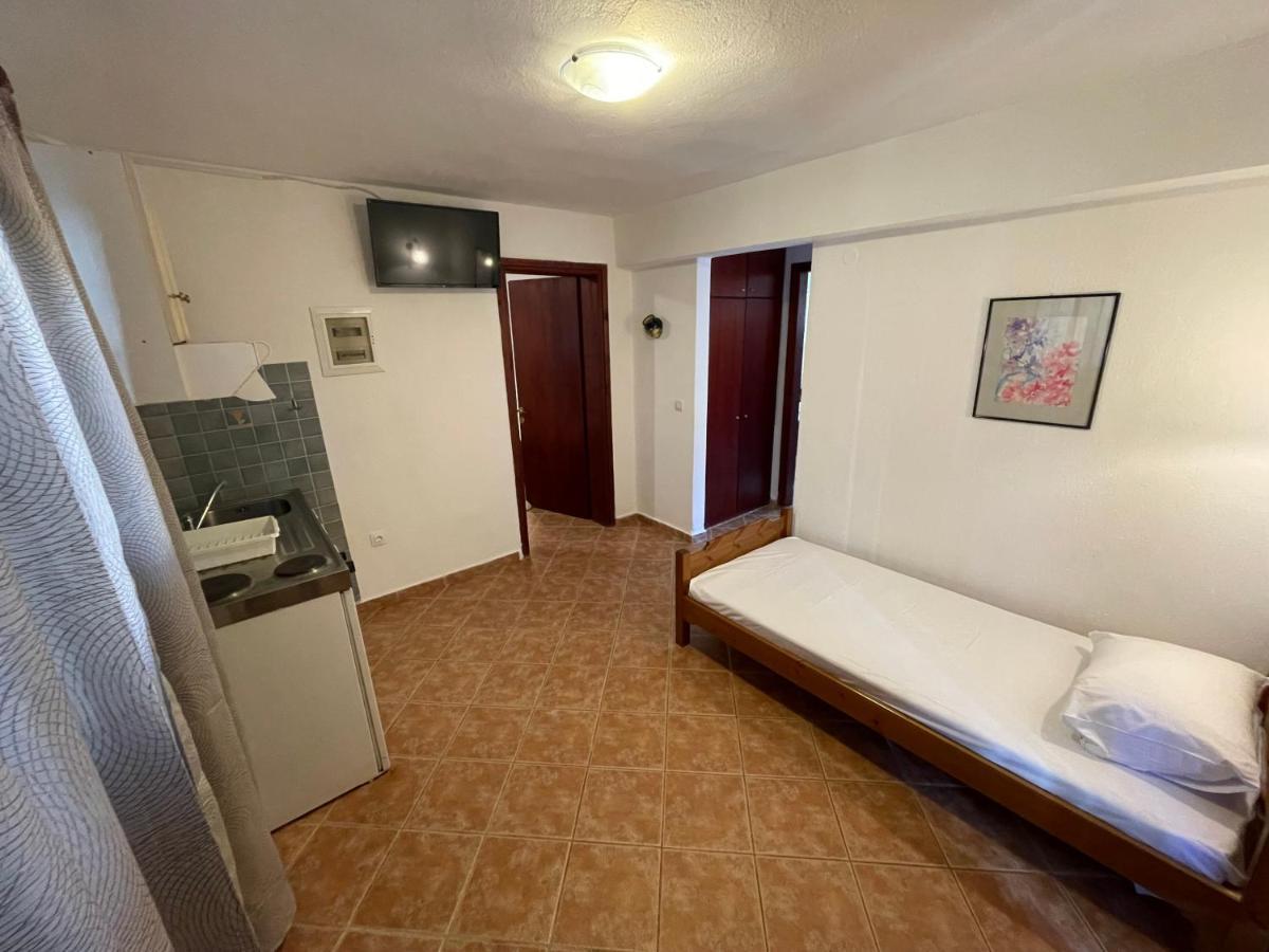Galazia Akti Seaside Apartments 尼基季 外观 照片