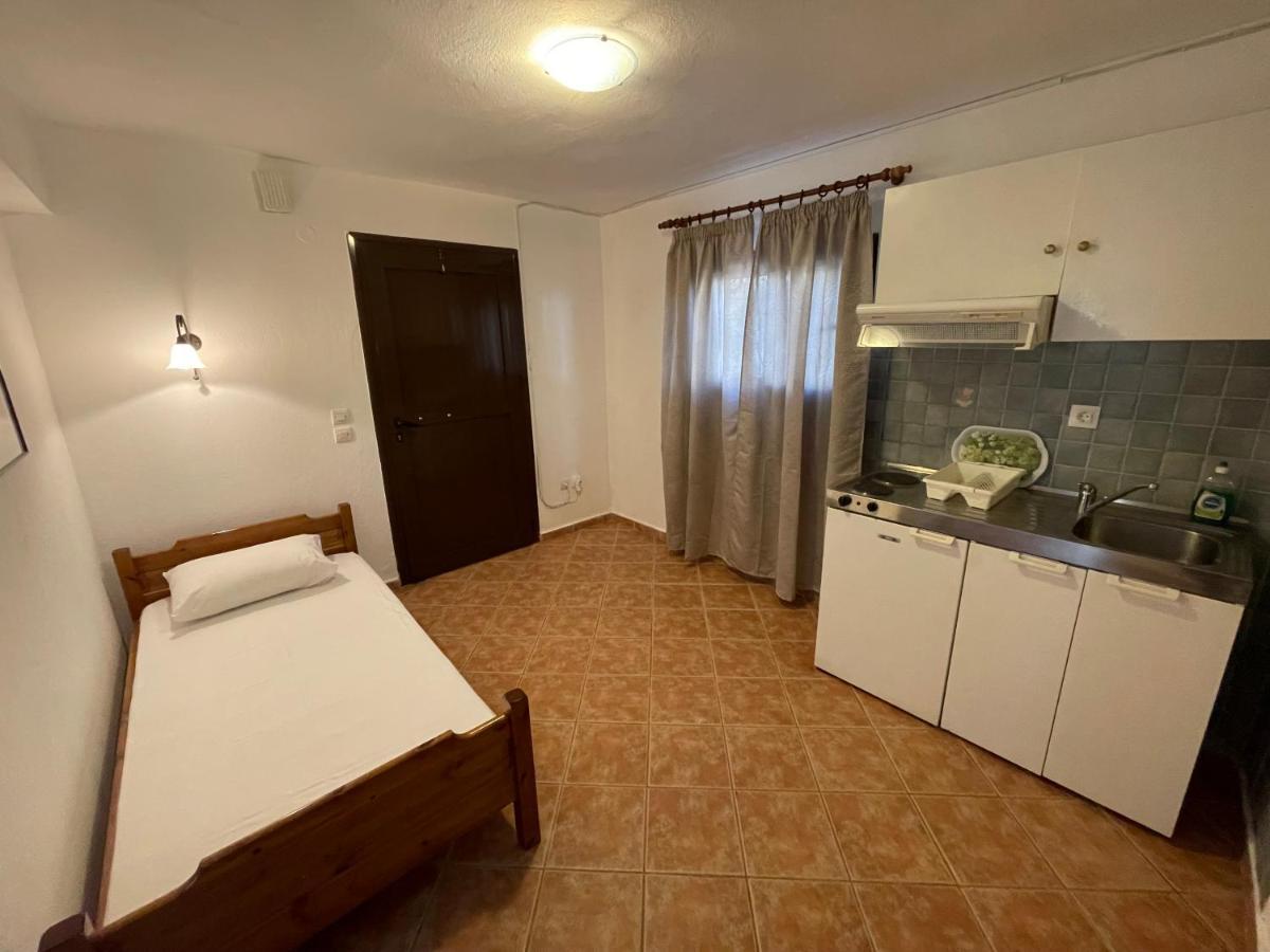 Galazia Akti Seaside Apartments 尼基季 外观 照片