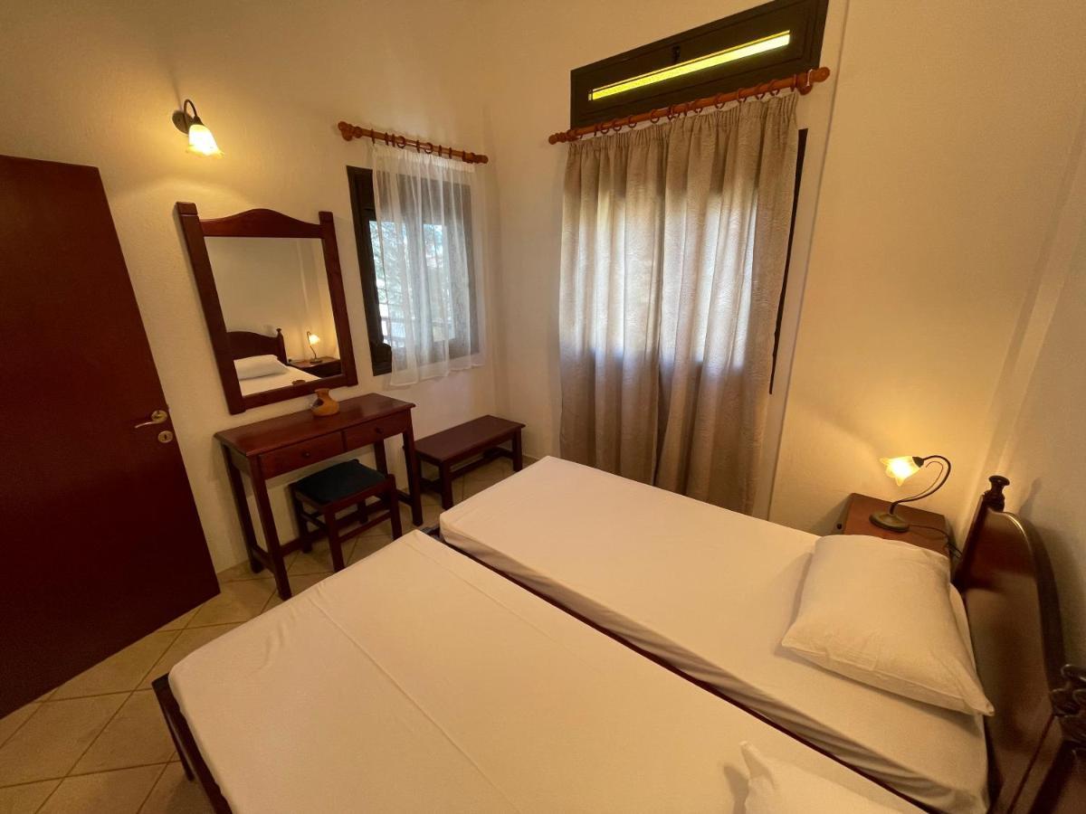 Galazia Akti Seaside Apartments 尼基季 外观 照片