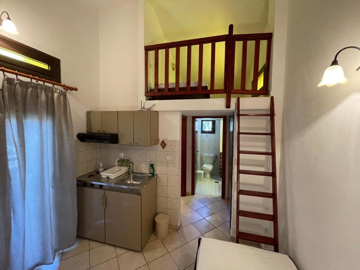 Galazia Akti Seaside Apartments 尼基季 外观 照片